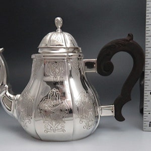 c1900 antieke Europese sterling zilveren handgegraveerde theepot afbeelding 7