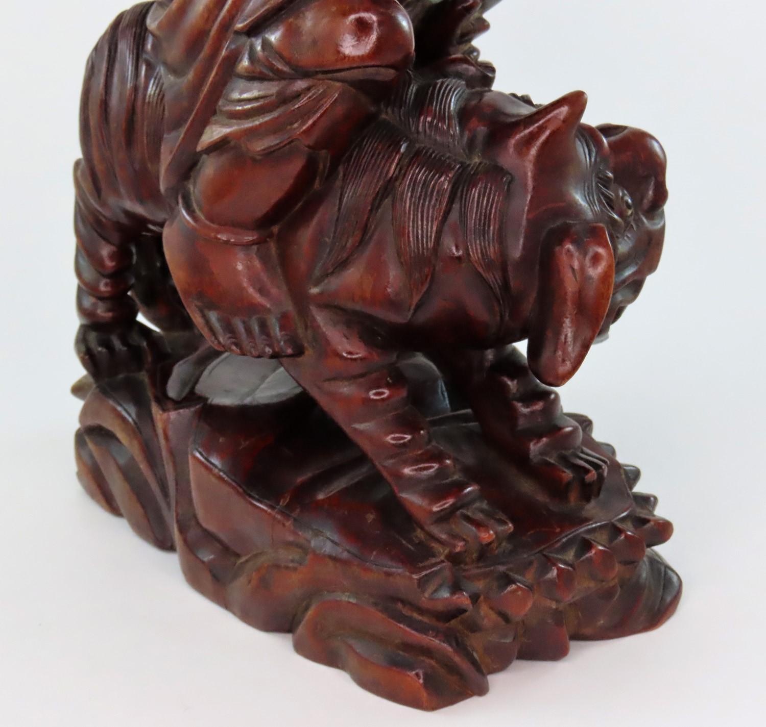 20世紀中国の珍しい木彫りの像、劉海禅と福獅子 - Etsy 日本