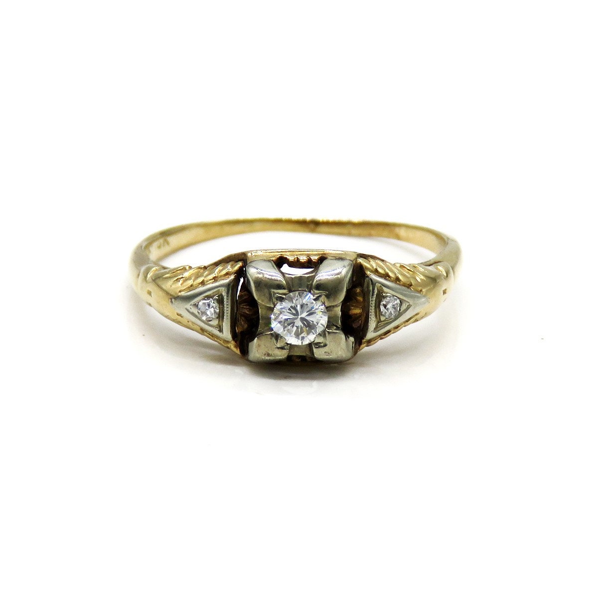 CLASSICAL Diamonds 20〜23 White gold and diamond ring | DAMIANI