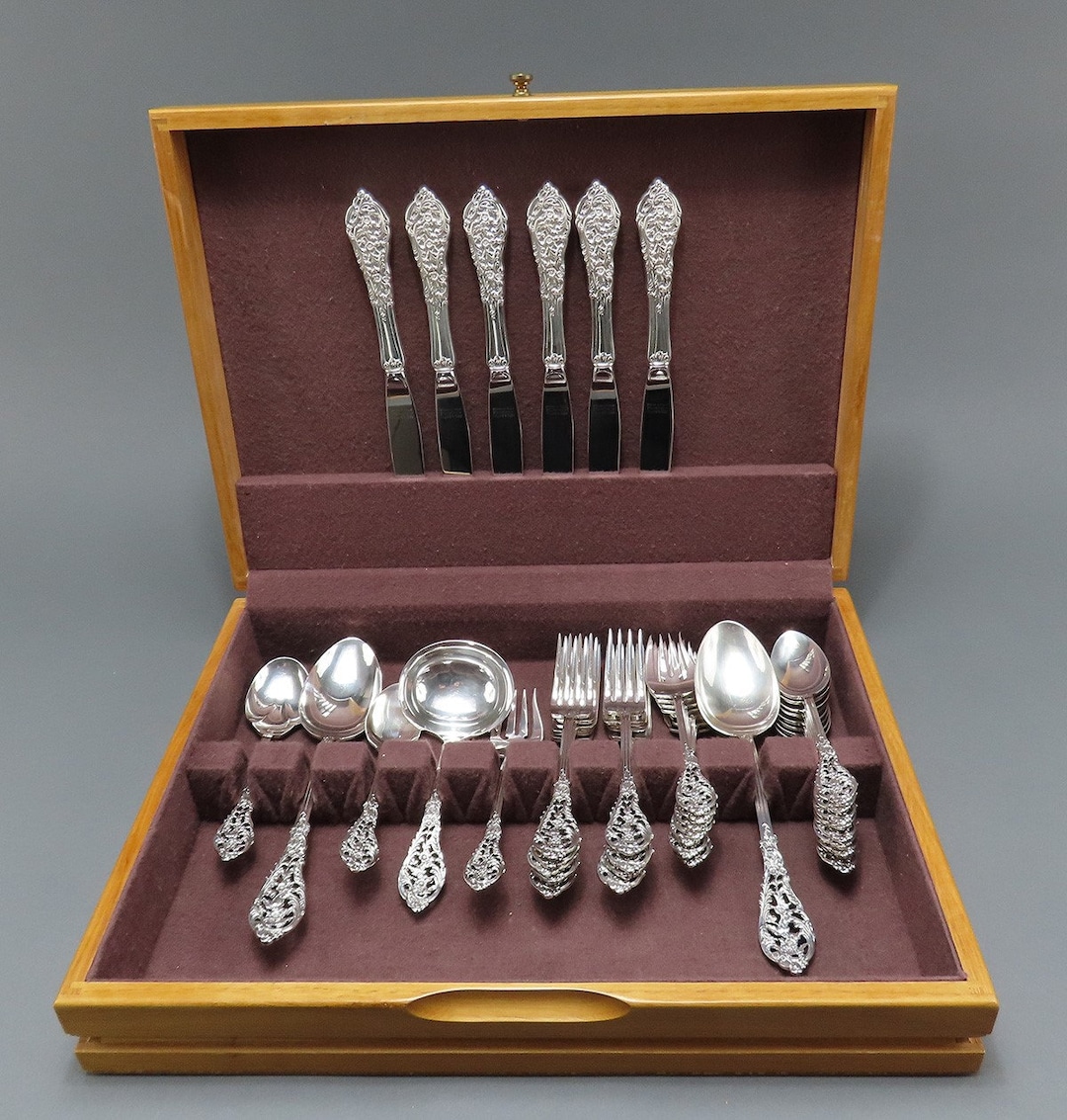 Stunning 36pc Sterling Silver Reed and Barton Florentine Lace Pat
