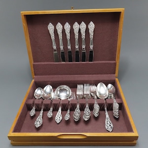 Stunning 36pc Sterling Silver Reed and Barton Florentine Lace Pat Serves 6