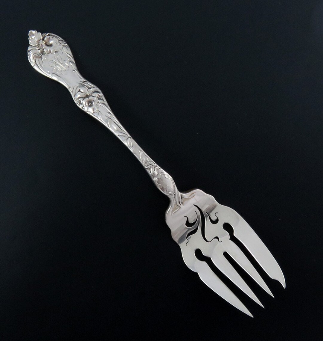 R&B R&B リード＆バートン／純銀「Les Cinq Fleurs」バターナイフ