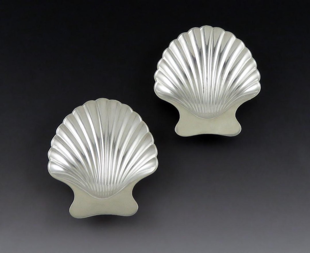 Tiffany & Co. 銀製貝殻皿 TIFFANY & Co Sterl. Silver Clam Shell Caviar Nut Dish 4.7x2.5.5 in