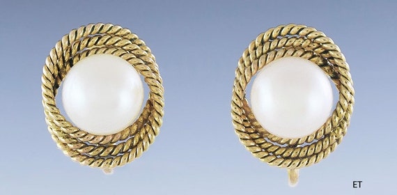 Classy Pair 14k Yellow Gold Pearl Stud Earrings S… - image 1