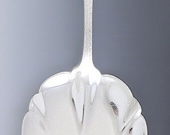 Durgin Sterling Silver Bright Cut Engraved Irish Star Cake Pie Server 9 1/4"