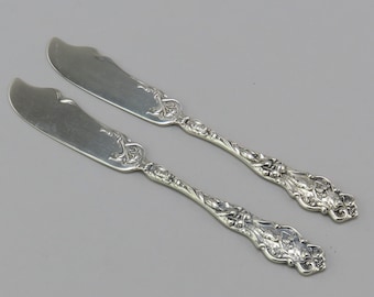 Lovely Pair Wallace Irian Sterling Silver Butter Knives 6 inches