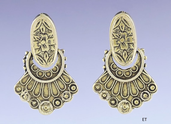 Elegant 14k Gold Victorian Style Earrings