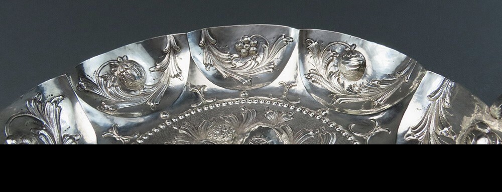 ハナウ ドイツ銀製ボウル サイモン・ローゼナウ 手彫り花と果物 1900