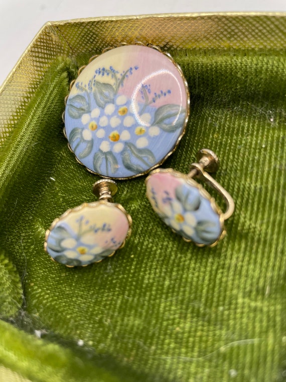 Vintage Earrings and Brooch Set - Floral Design -… - image 4