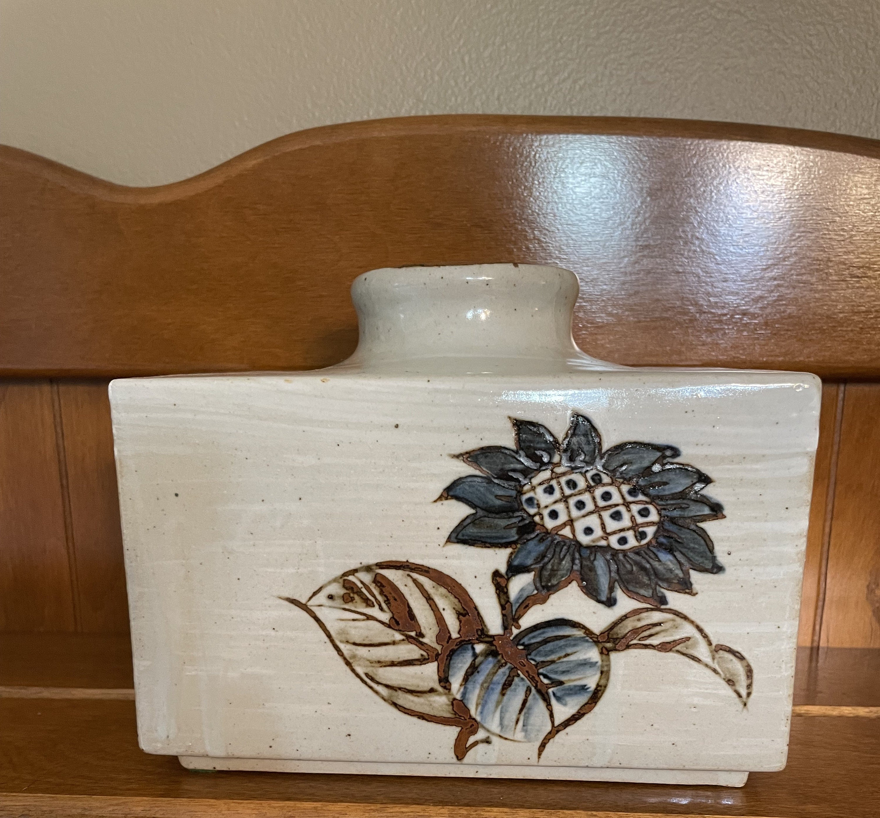 Japanese Stoneware Floral Vase: Rectangular Cream & Blue Pottery