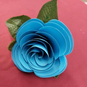 Rosas artificiales individuales hechas a mano de metal, fabricadas con aluminio reciclado. imagen 8