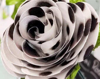 Rosa dálmata de metal