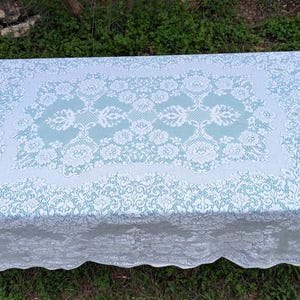 8259 T Vintage White Lace Tablecloth, Wedding Table, Dinner Party, 62 x 72