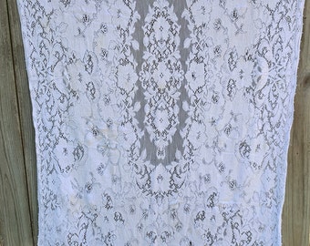 7558 T Antique Floral Off White Quaker Lace Tablecloth, 46 x 80