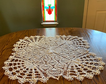 Crocheted Lace Tabletop, Pineapple Design, 8301 T