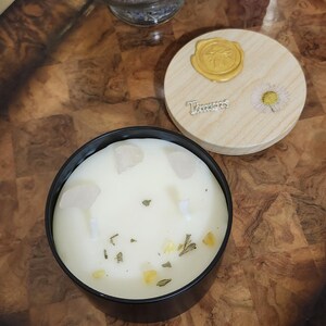 Taurus Zodiac Soy Candle: Rose Quartz & Topaz Crystal Candle