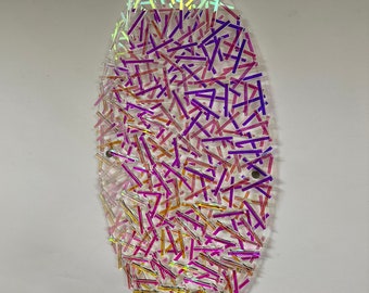 Irisierende Acryl Wandkunst: Moderne Skulptur mit Farbwechsel