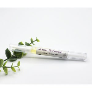 Nourishing Cuticle Oil Twist Pen, Soothing Hydrating Nail bed Oil, Lavender, Chamomile, Aloe Vera, All about Patchouli, jojoba, Olive oil