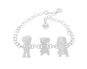 Bracciale personalizzabile con 3 soggetti della famiglia e incisione gratuita di nomi. In argento 925 rodiato. Scatolina MOUN in omaggio.