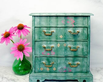 Upcycled Jewellery box, Emerald Green Jewelry Box in French Provincial shape and Bohemian style, Hand painted vintage jewelry box