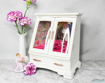 Upcycled vintage jewellery box.  Hand painted wooden jewelry box, Large white jewelry box
