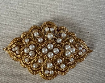 Trifari Pin Brooch - Etsy