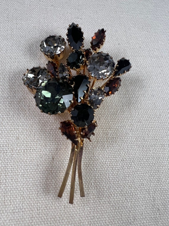 Vintage Crystal Rhinestone Flower Brooch/ Vintage… - image 1