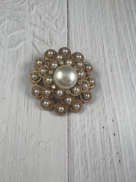 Sarah Coventry Vintage Pin/Brooch/ Vintage Jewelr… - image 3