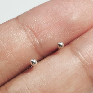 Pendientes de botón con forma de punto diminuto de 2 mm/3 mm, minimalistas, juego de pendientes de botón, plata de ley 925, segundo agujero, cartílago, hélice