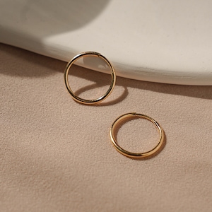 ミニマリストな薄型フープイヤリング | 14K ゴールドフィルド、睡眠とシャワー用イヤリング、毎日のイヤリング、彼女と彼へのギフト