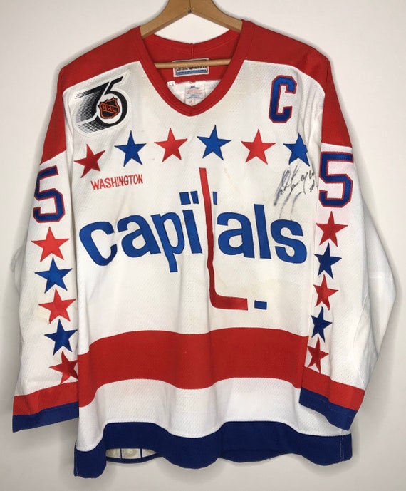 capitals throwback jersey