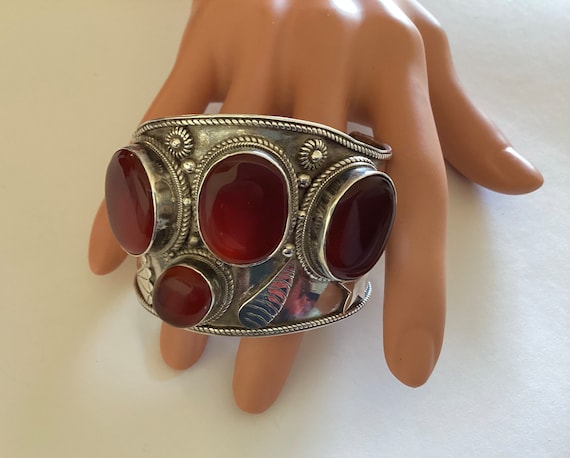 Vintage Solid Silver and Carnelian Wide Cuff Sea Shell Decoration 65grms Approx