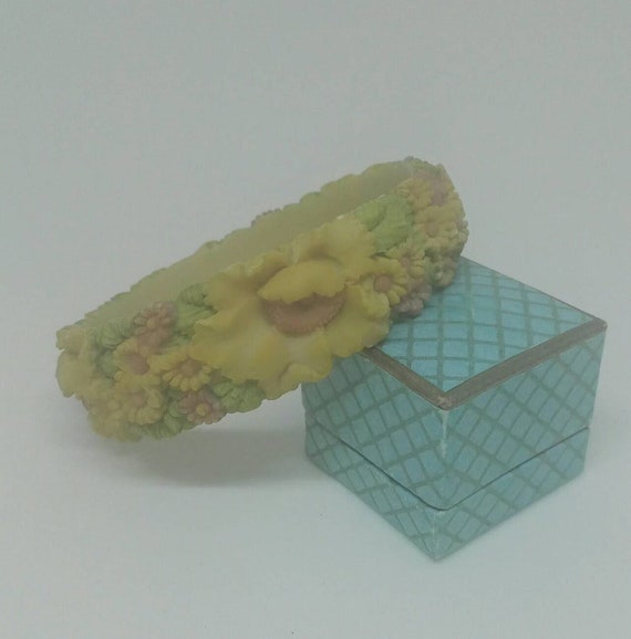Rare and Unusual Multicoloured Carved Lucite Flower Bangle Vintage 1950's Jewellery Collectable Wedding Jewellery