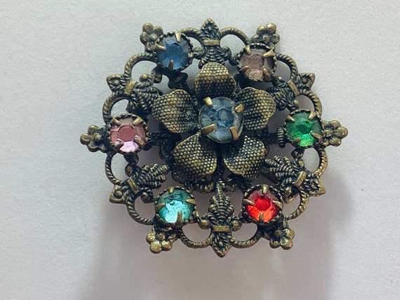 Tiny Czech Glass Brooch Pin Dainty Filigree Setting Art Deco Bohemian Jewellery
