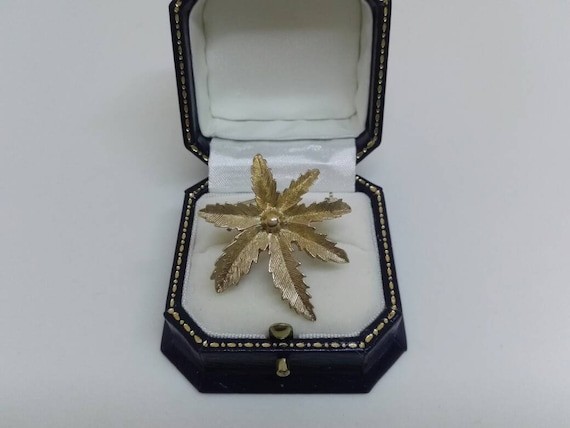 Sarah Coventry Fabulous Vintage Gold Tone Seven Leaved  Spray Brooch Collectable Vintage Jewellery