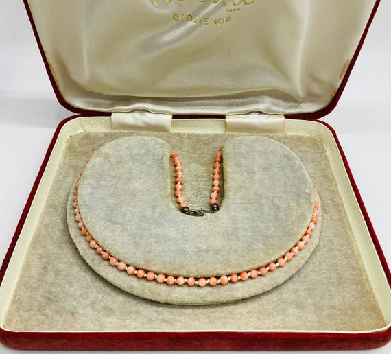 Vintage Angel Skin Coral Fine Dainty Bead Necklace Choker C1950 17 inches