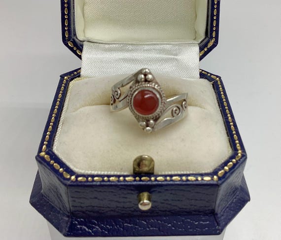Ring Dainty Carnelian Solid Silver Twisted Set Gemstone UK Size Q 1/2  US 8 1/4