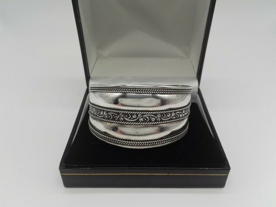 Large Vintage Ethnic Silver Double Cuff Bracelet Wire Work Decoration 28 grams