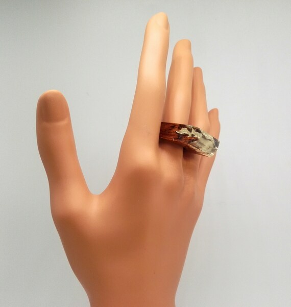 Unusual Wood Crystals and Resin Picture Ring Fabulous Piece of Rare Vintage Jewellery UK Size Q 1/2 US Size 8