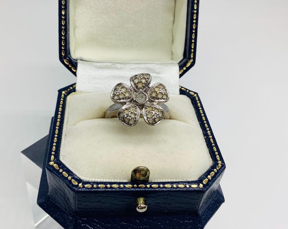 Pretty Crystal and Silver Vintage Daisy Ring Wedding Bridesmaid Birthday Gift