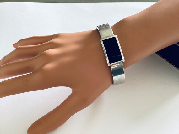 Solid Silver Hinged Bangle: Polished Onyx Inlay, … - image 7