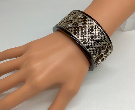 Vintage Hard Plastic And Silver Mesh Deep Bangle … - image 4