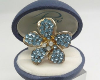 Large Sparkling Sky Blue Crystal Flower Ring Vintage 1980's Jewellery UK P