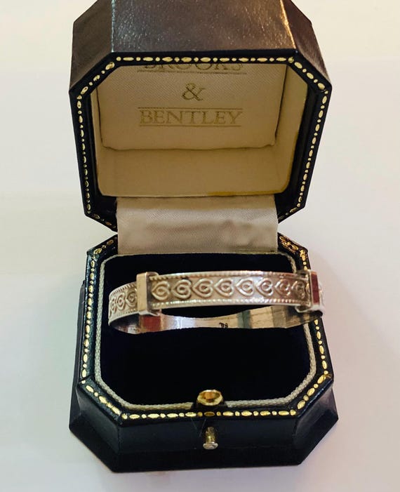 Baby Bangle 3-6 Month Solid 925 Silver Hearts Vintage Baby Shower Christening