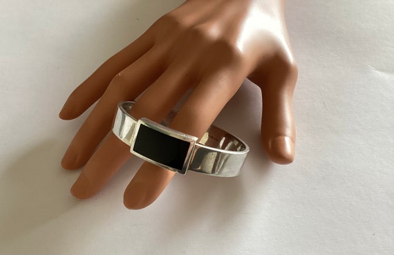 Solid Silver Hinged Bangle: Polished Onyx Inlay, … - image 5