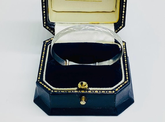 Vintage Silver Baby Bangle Infant Jewellery Engraved Kisses and Hugs Newborn 0- 3 months