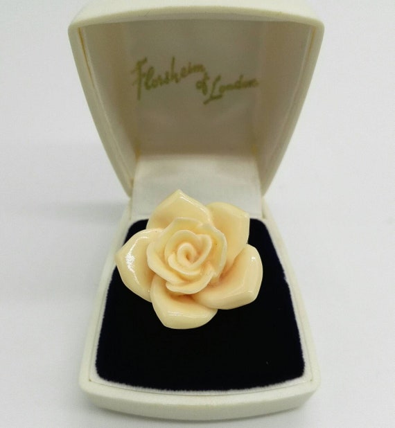 Reserved Beautiful Cream Rose Ring in Gold Tone Leaf Setting. 1970's Statement Ring Vintage Retro Glamour Size U.K. S. U.S. 9 1/8