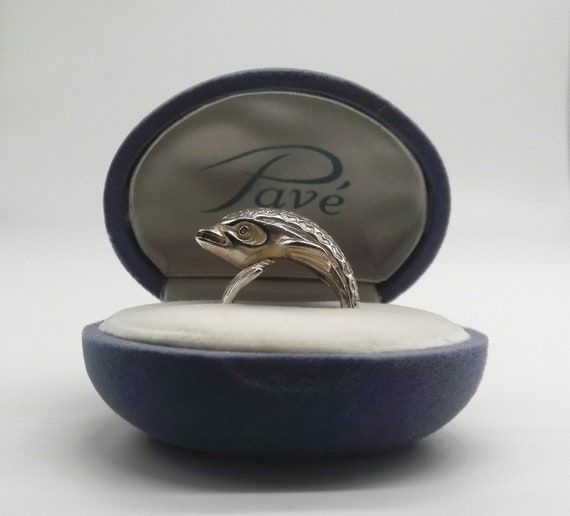 Fabulous Flying Fish 925 Solid Silver Ring Heavy Unisex Vintage Size N 7.5 grams
