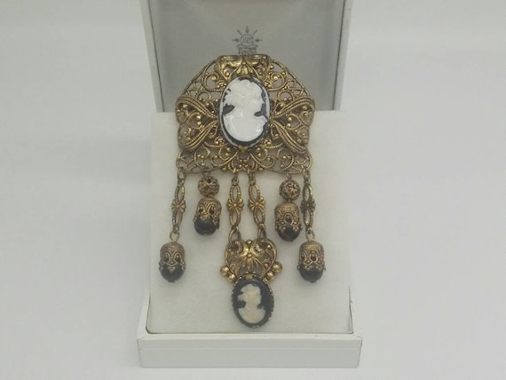 Spectacular Double Cameo Lavalier Brooch White on Blue Czech Glass Silhouette Cameo Heads in Brass Filigree Rare Art Deco Pin.