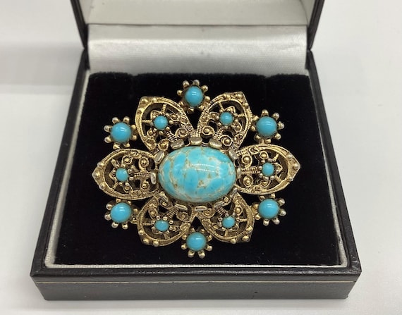 Pretty Vintage Brooch Turquoise Glass and Gold Tone 1950s December Birthstone